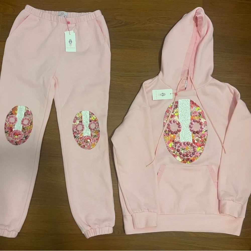 Neubyrne Mask Sweatshirt and Jogger Set